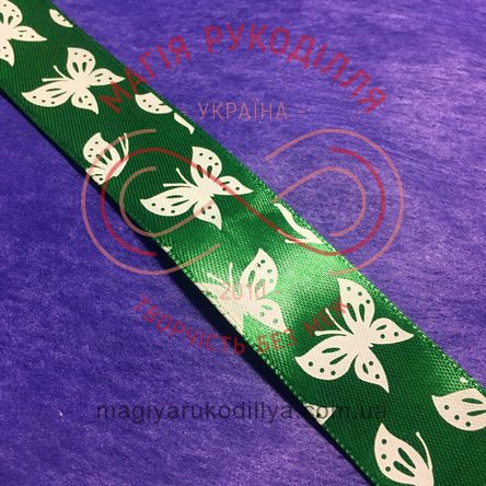 Стрічка з малюнком атласна 25мм метелики зелений фон - 3994